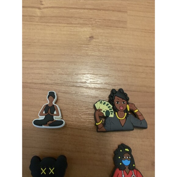 Random Shoe Charm 5 Piece Lot Multi-Color - Picture 2 of 5